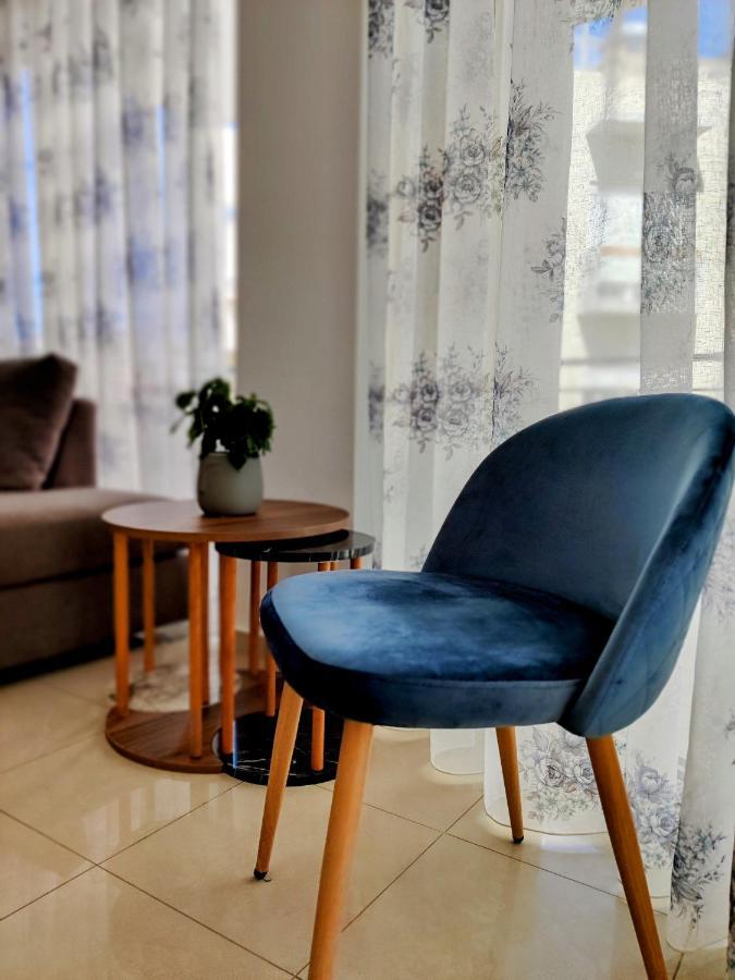 Center Oasis With A Pop Of Light Blue